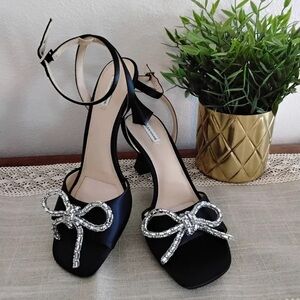 Alex Marie Bow tie Silver Low Fat Heel Black Sandal  Open Toe Sexy Strappy 7M